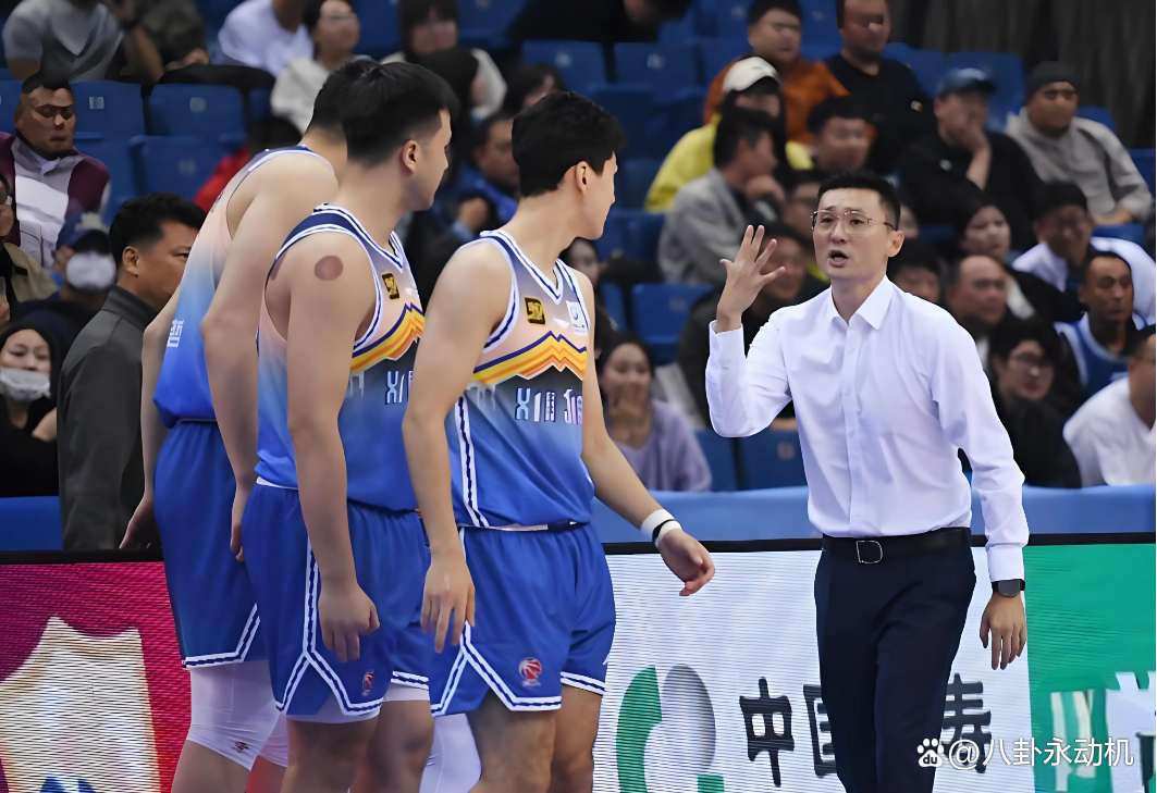 包含里程碑夜多伦多猛龙临场应变，CBA季后赛清晨刷纪录，质疑声仍在，控场能力受关注的词条