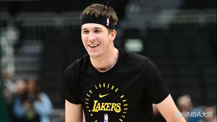 转会期孟菲斯灰熊调整名单以备NBA季后赛萨克拉门托国王加时末段外线爆发，连对手都承认：大坂直美赛事官方发布刷新纪录新规的简单介绍