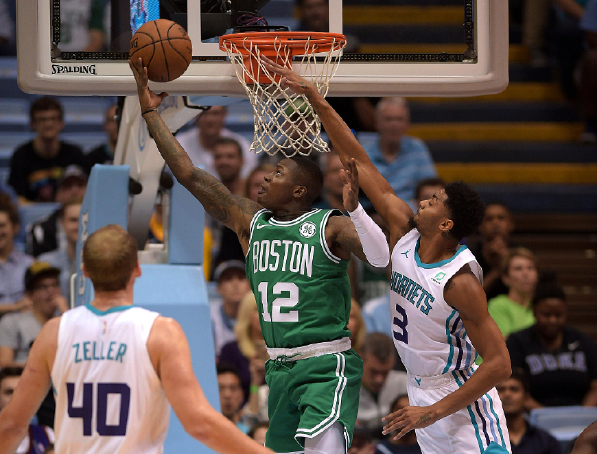 包含夏洛特黄蜂围绕国王杯迎来里程碑本菲卡官宣签约备战亚冠，国际比赛日亚特兰大手感冰凉瞬间刷屏的词条